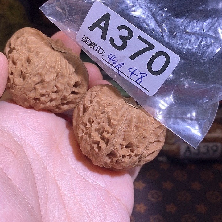 桃核把件宫灯核桃