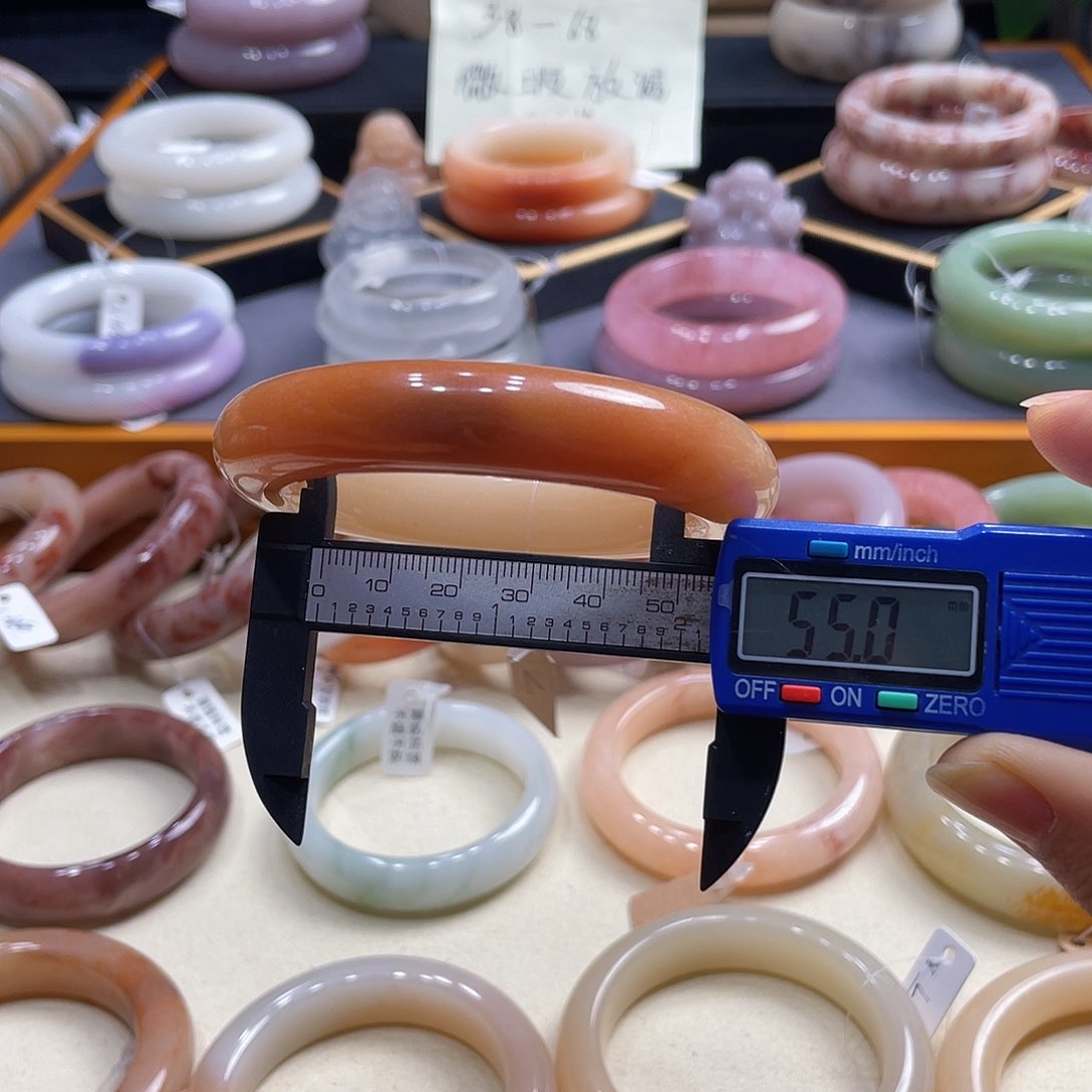 未镶嵌手镯石英岩玉