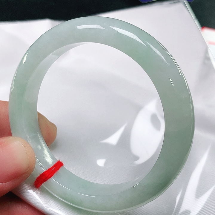 翡翠手镯未镶嵌翡翠手镯未镶嵌