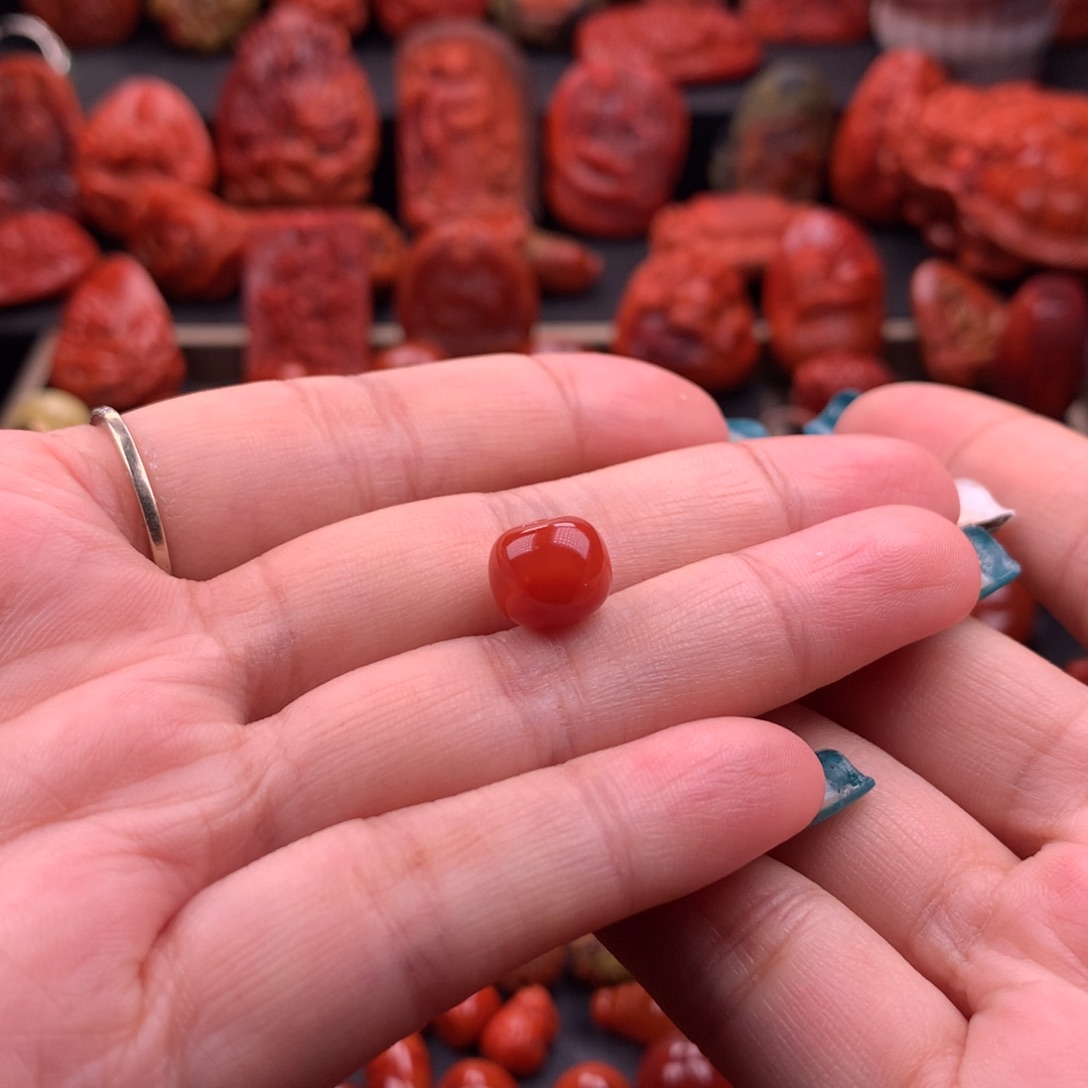 南红玛瑙南红川料原矿老型10.2mm未镶嵌