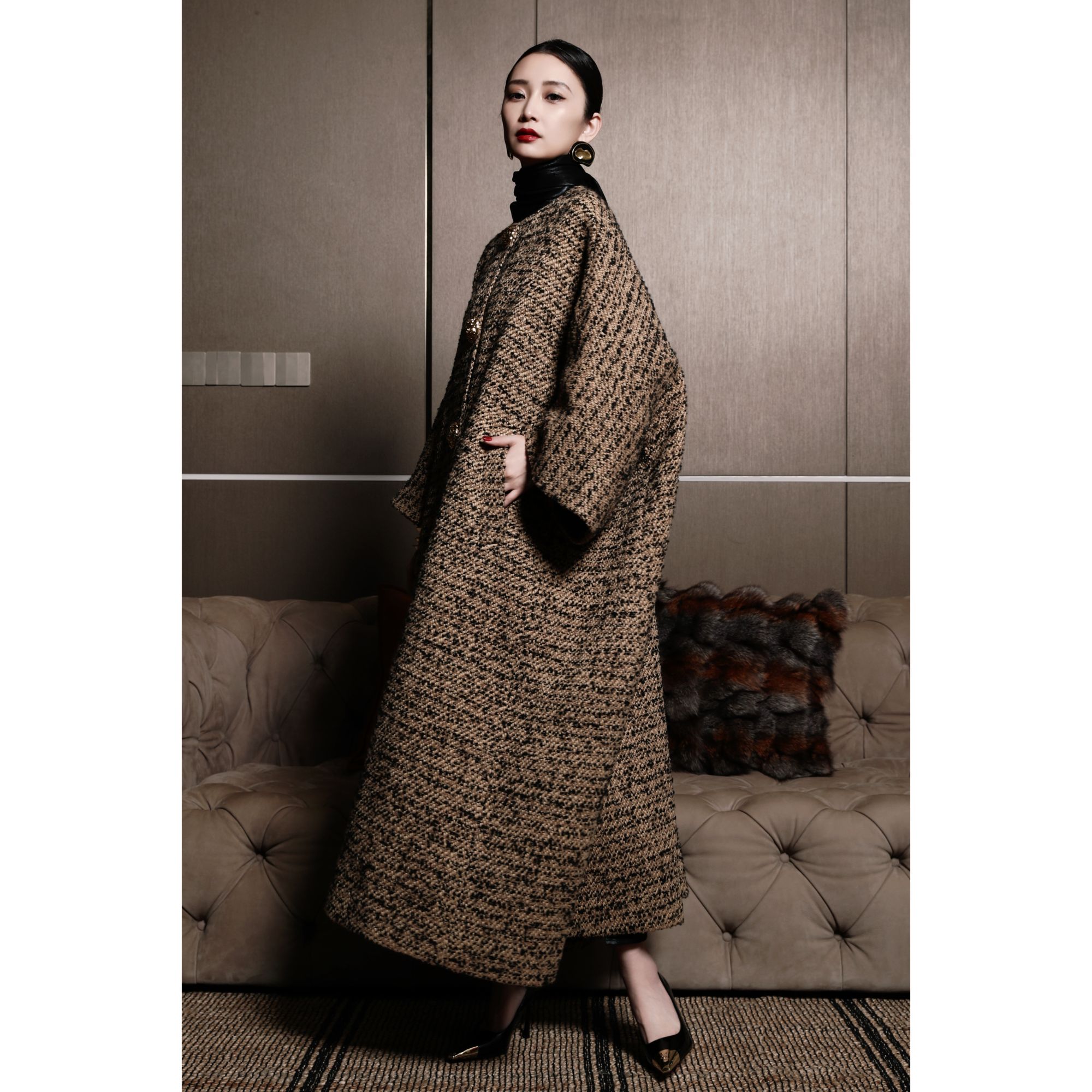 芈莱尤优—新款【匿境漫游】单排三粒扣阔版大衣F25-6336