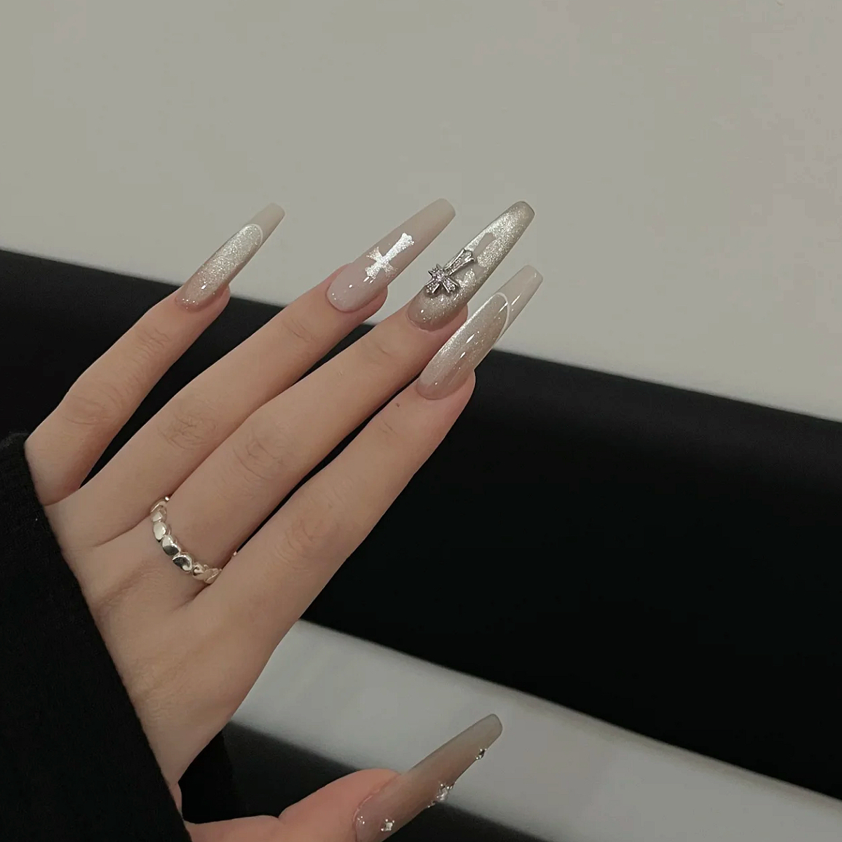 『牧神黄昏』秋冬甜酷十字架克罗心显白猫眼超长法式镂空手工穿戴甲