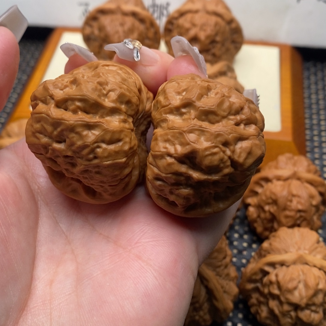 踹***克文玩核桃边40左右