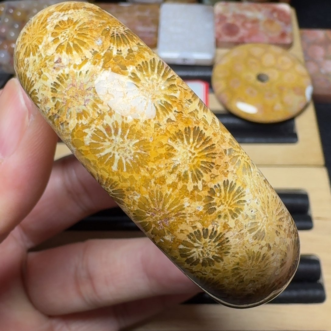 硅化玉纯天然色有机玉石未镶嵌54圈口