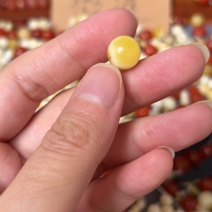 蜜蜡未镶嵌裸石10.5mm一个