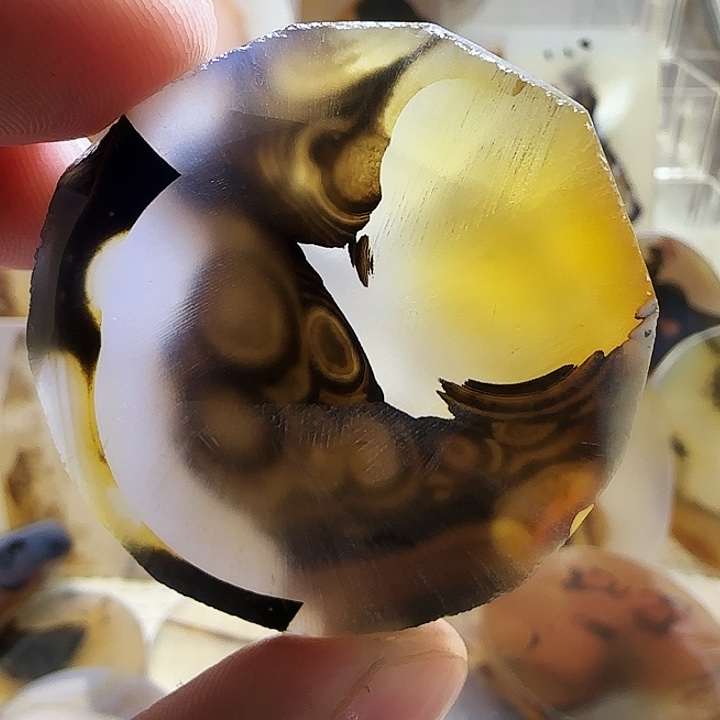 玛瑙/玉髓未镶嵌珠宝奇石