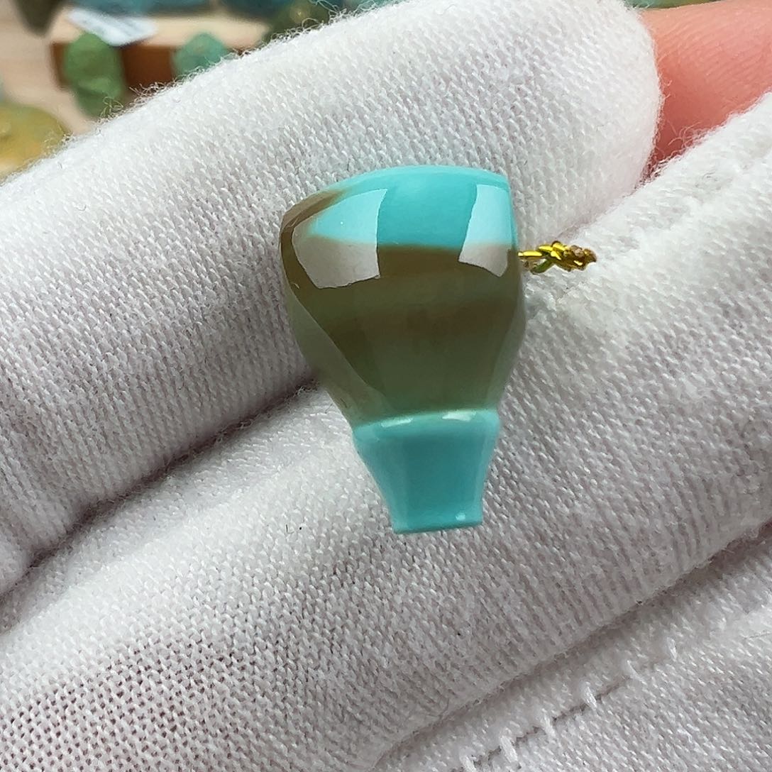 绿松石配饰未镶嵌