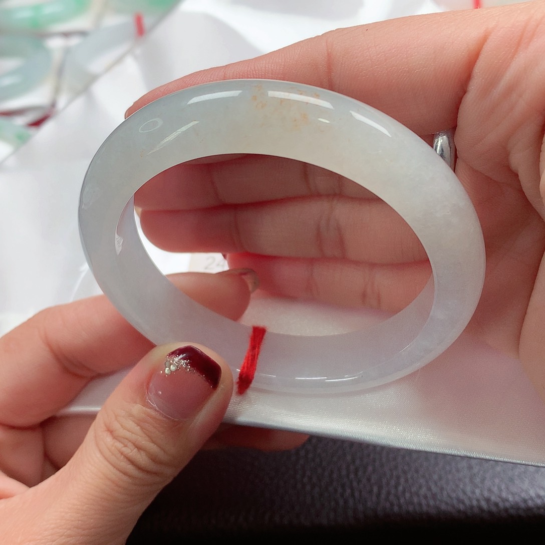 翡翠手镯未镶嵌天然A货翡翠