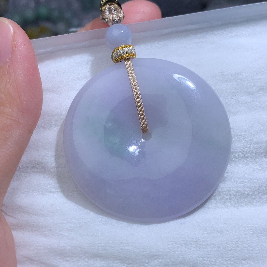 翡翠未镶嵌颈饰1746。