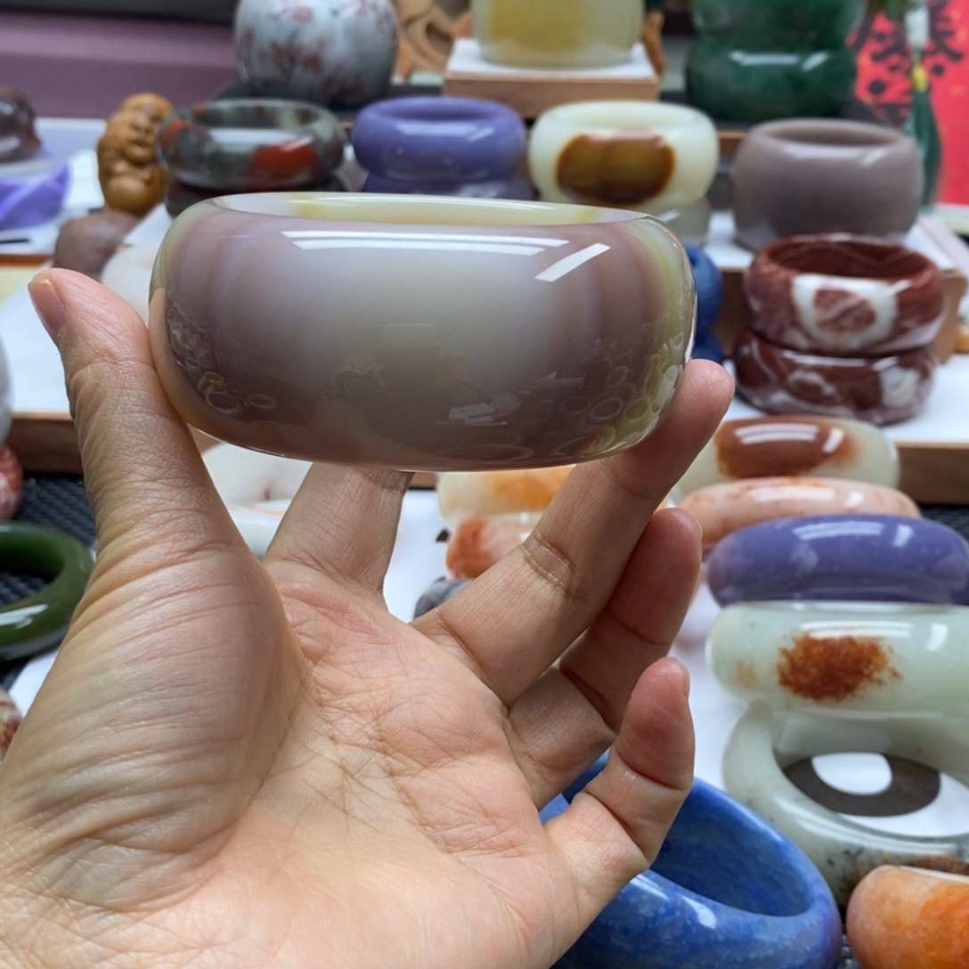 因***啊石英岩玉手镯未镶嵌