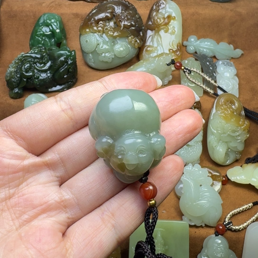 和田玉颈饰未镶嵌