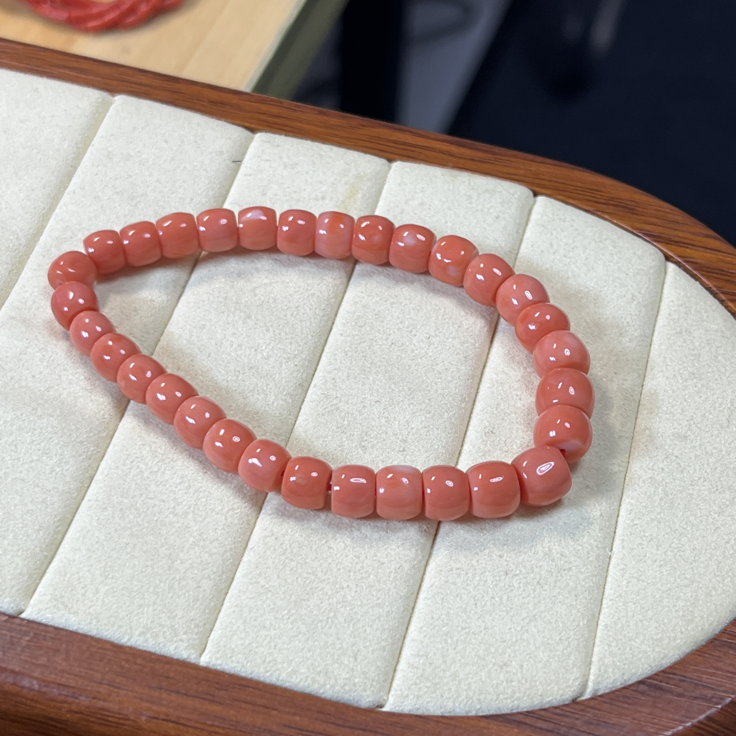 莫莫珊瑚桶珠单圈手串6-8mm【国检证书】