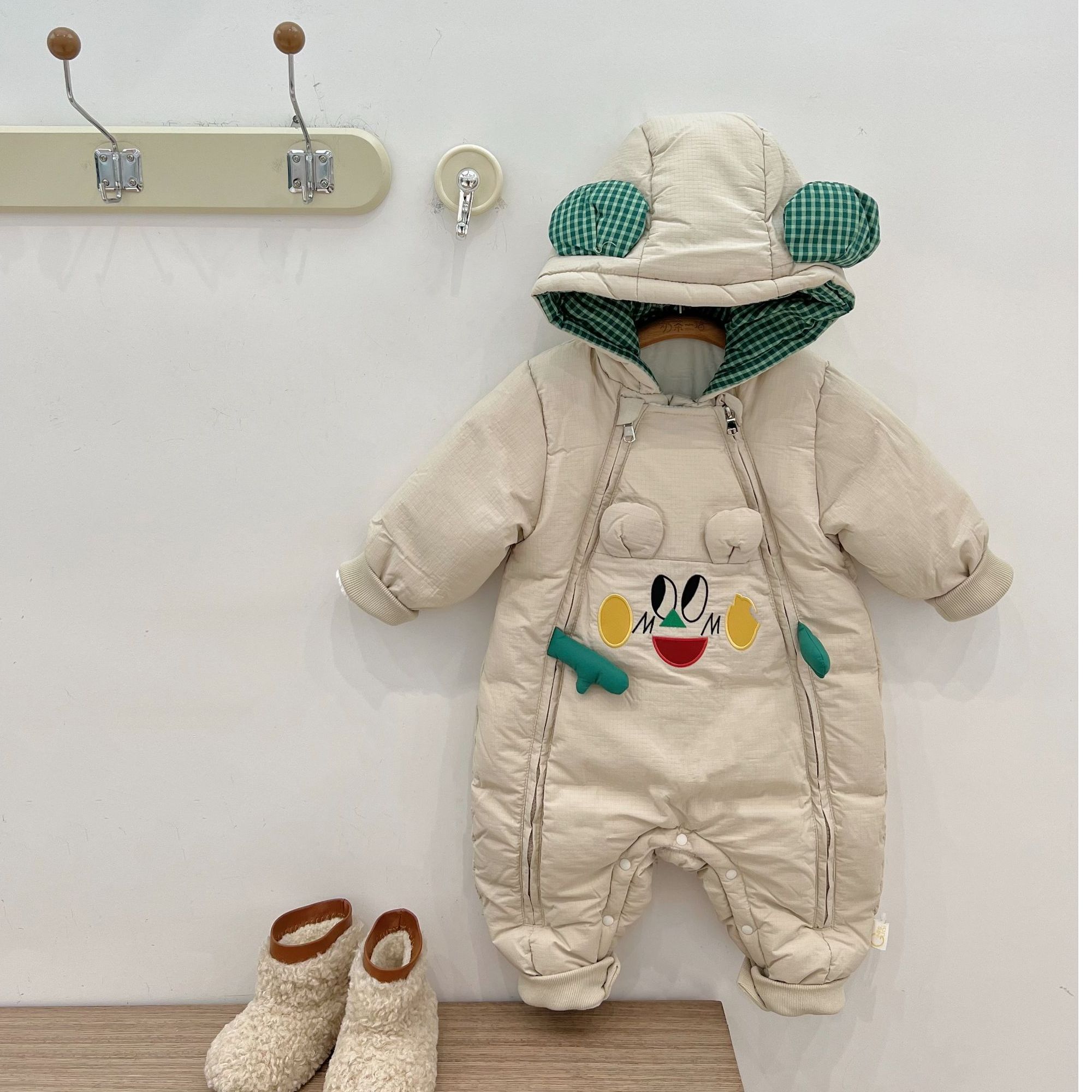 婴儿宝宝加厚连帽保暖白鸭绒婴幼儿笑脸熊双拉链白鸭绒羽绒服4501