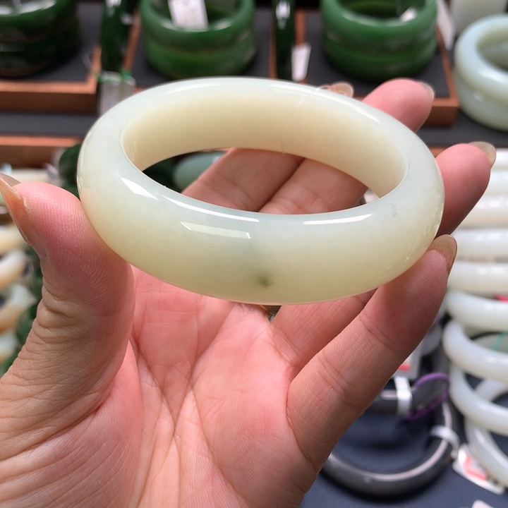 【闪购商品】未镶嵌手镯和田玉13