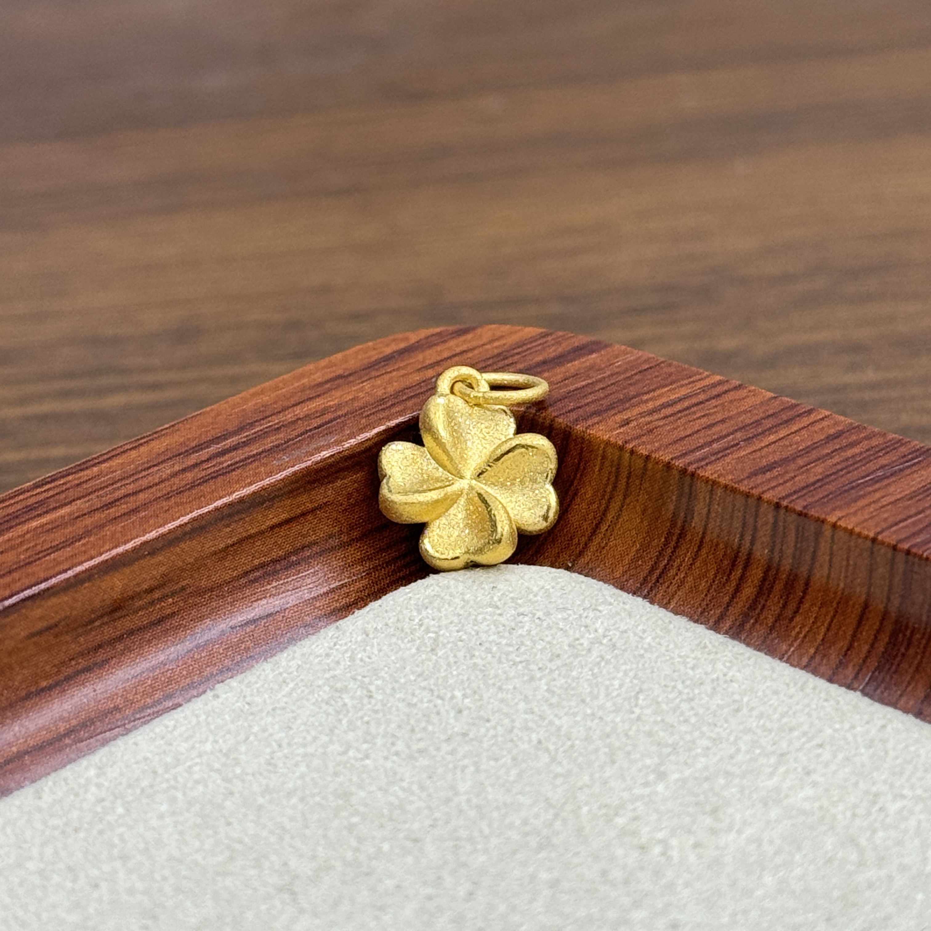 辉通黄金足金999幸运四叶草提溜吊坠DP2029-0820