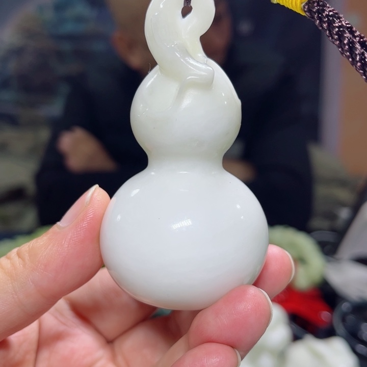 蛇纹石玉手把件多样性发货未镶嵌