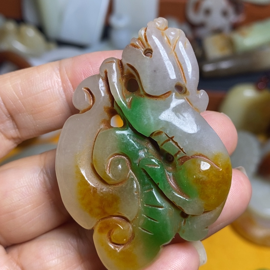 颈饰未镶嵌和田玉（糖玉）