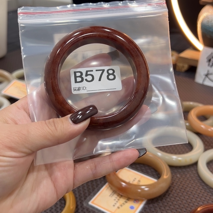 石英岩玉未镶嵌手镯