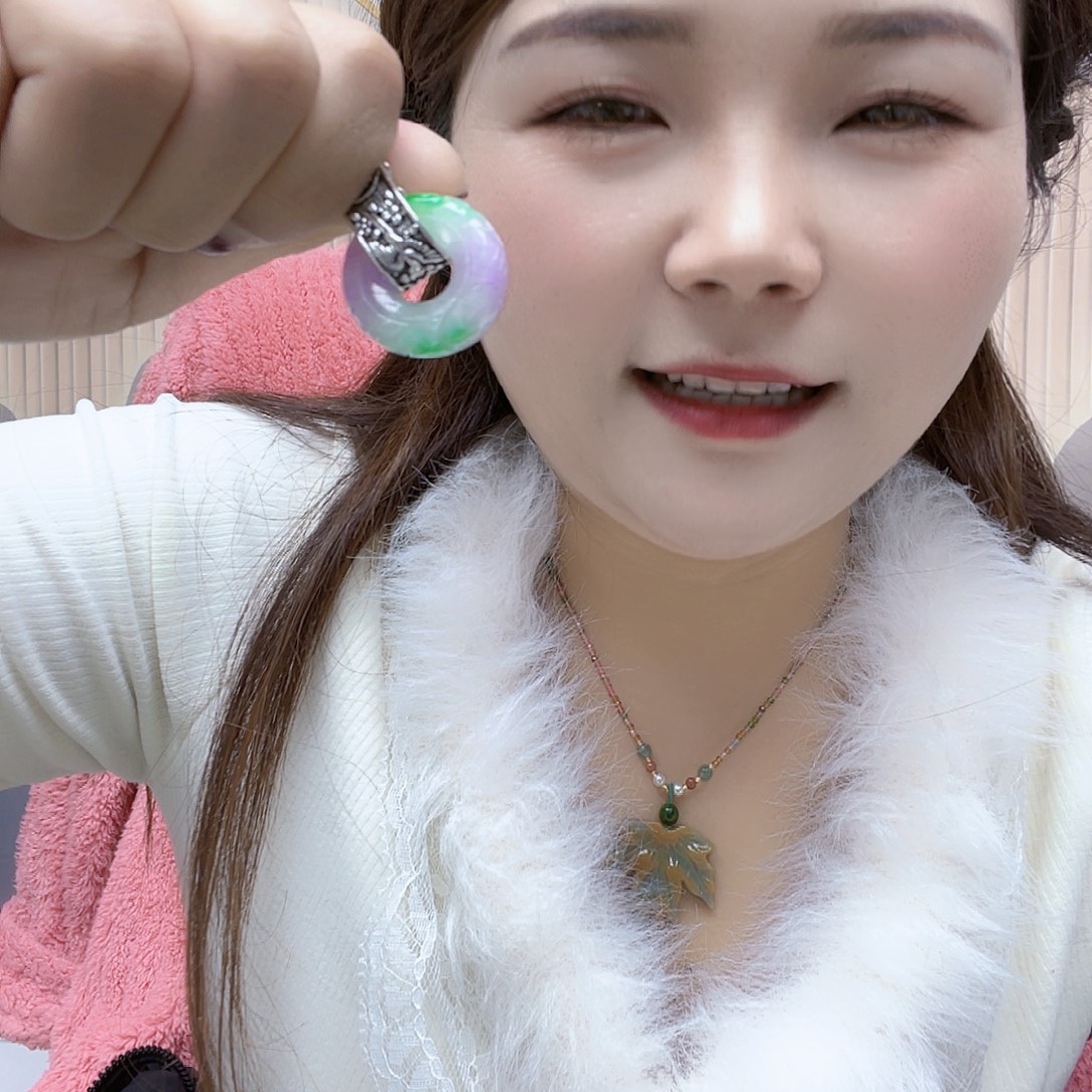 翡翠未镶嵌颈饰手链