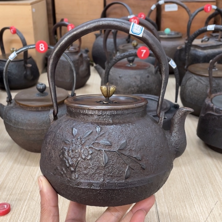 龙文堂百花齐放壶