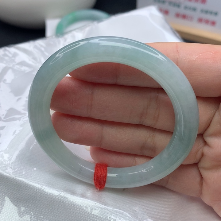 翡翠手镯（圆镯）未镶嵌50505151