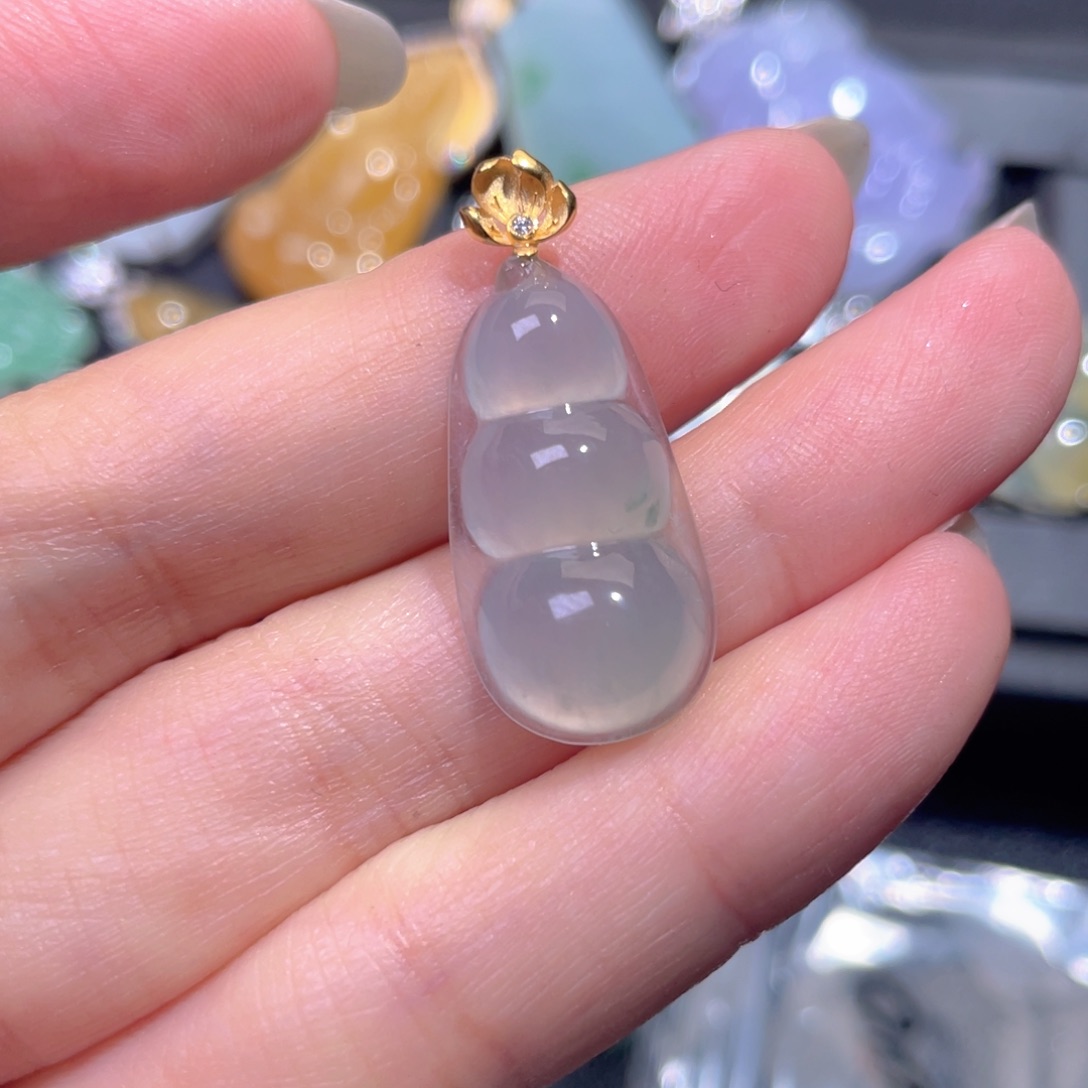 颈饰18K金镶嵌翡翠翡翠