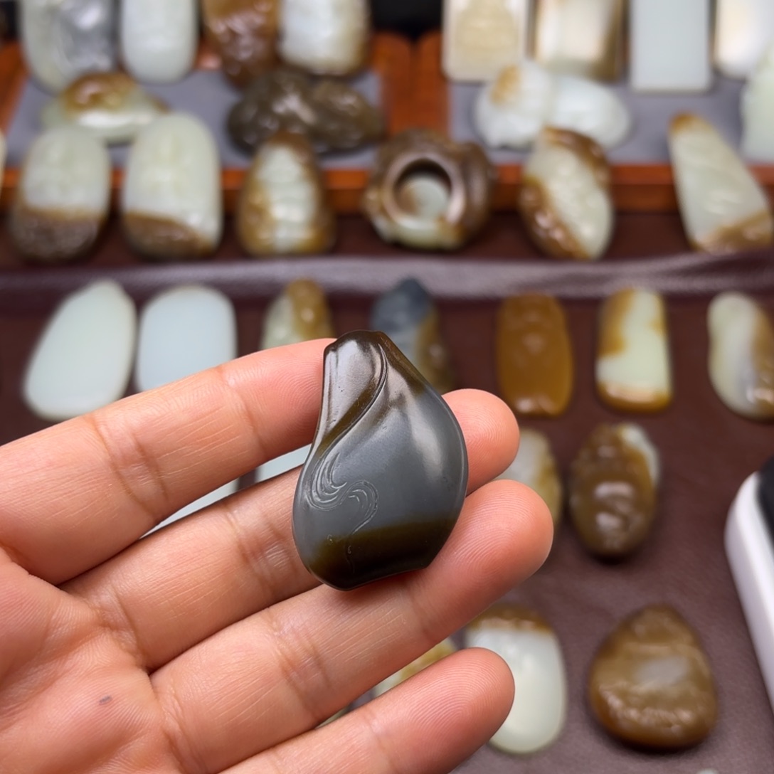 和田玉（糖玉）未镶嵌颈饰