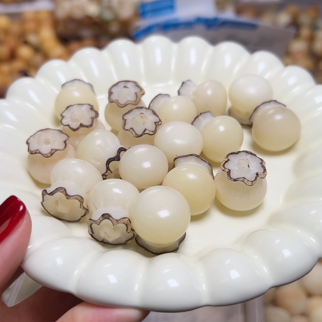 白玉菩提吊坠五颗钱袋