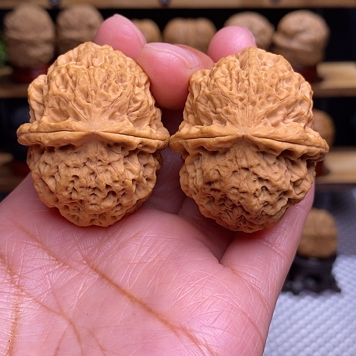 文玩核桃吊坠七星绣球21