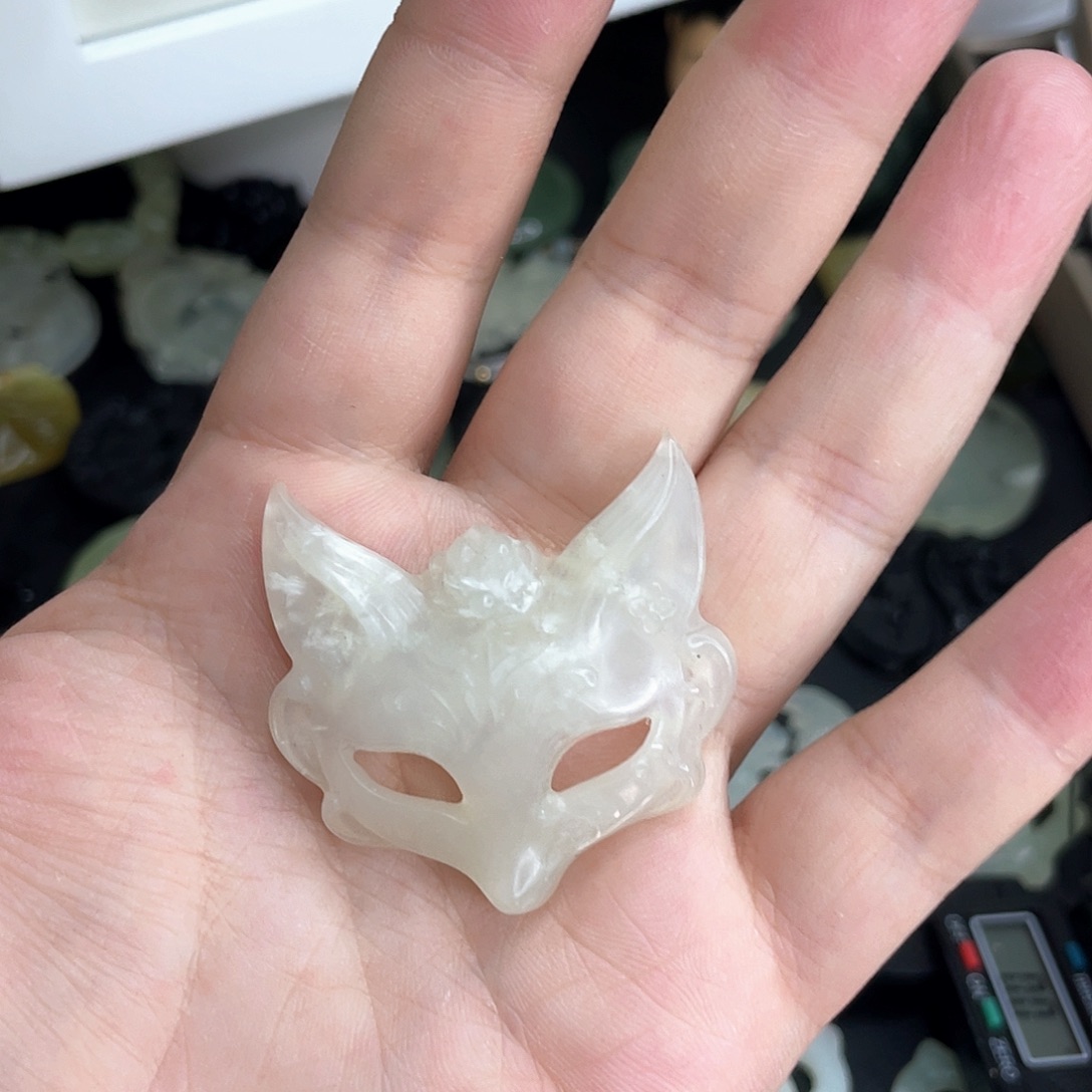 忆***缘岫玉未镶嵌颈饰狐狸