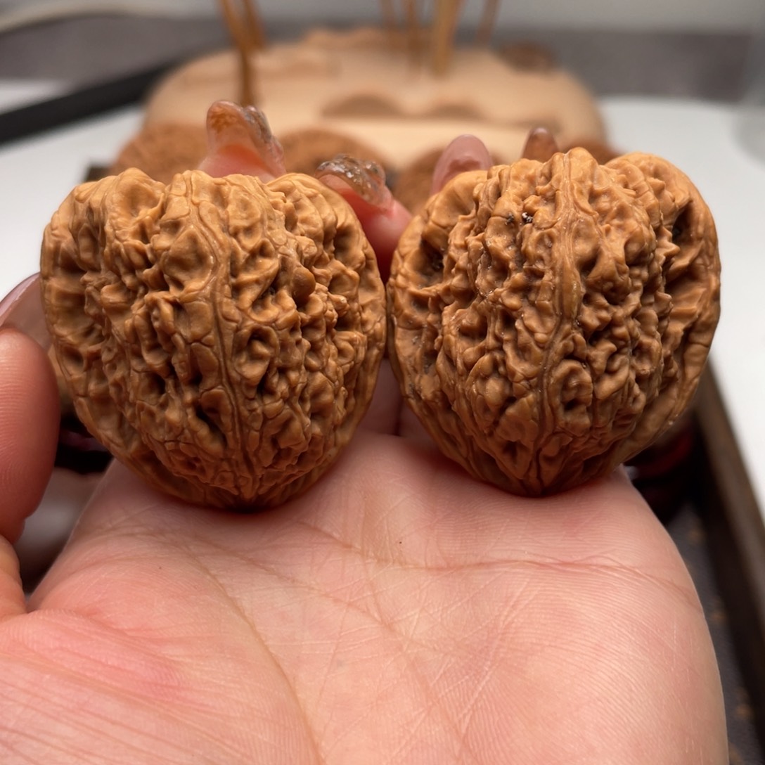 桃核把件南疆石天残脚40