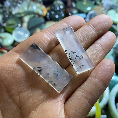 岫玉耳环未镶嵌一对