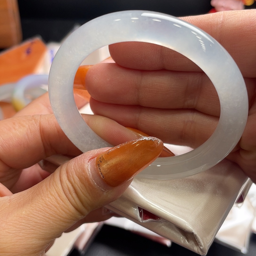 翡翠未镶嵌手镯51.1圆条