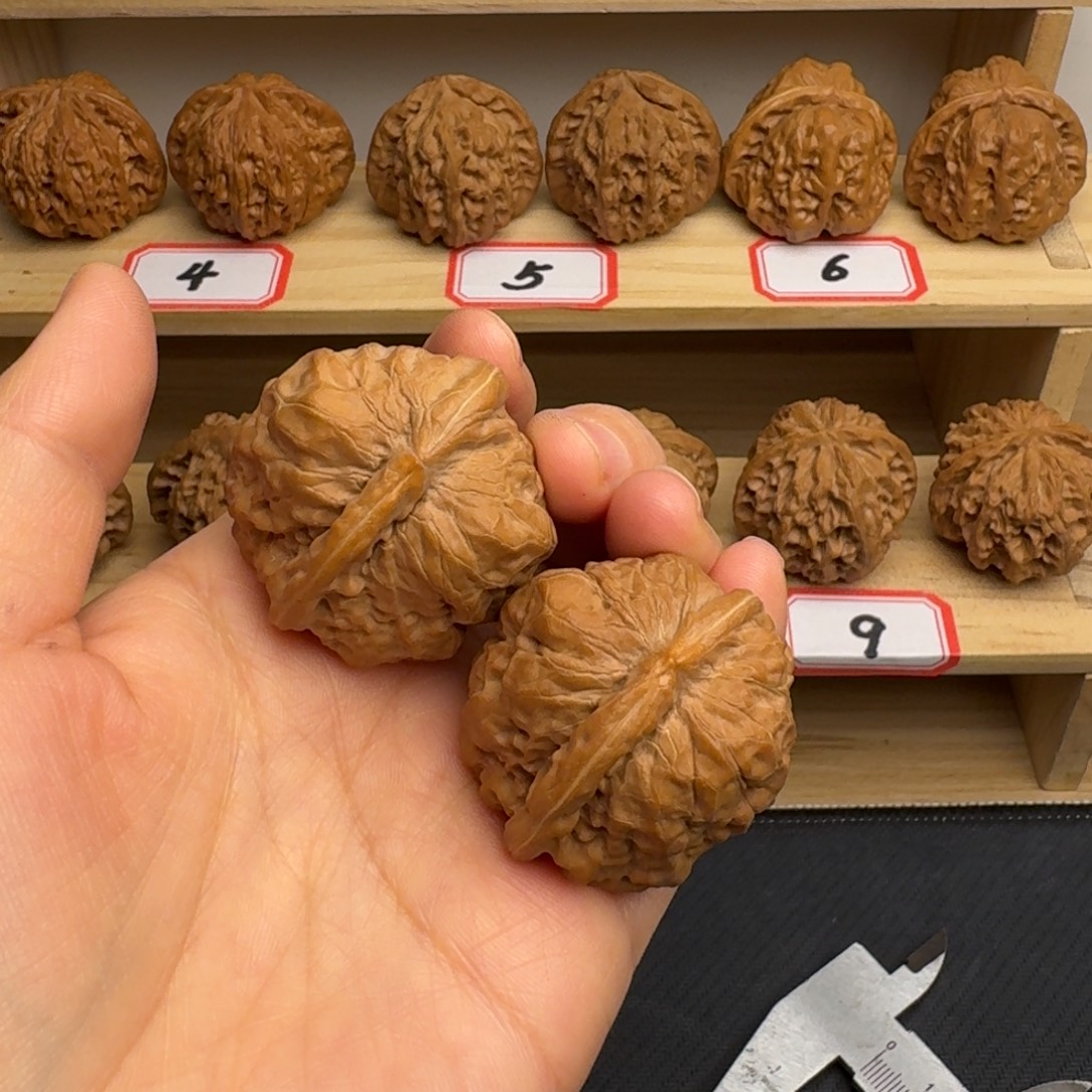 文玩核桃把件蛤蟆头异形39尺