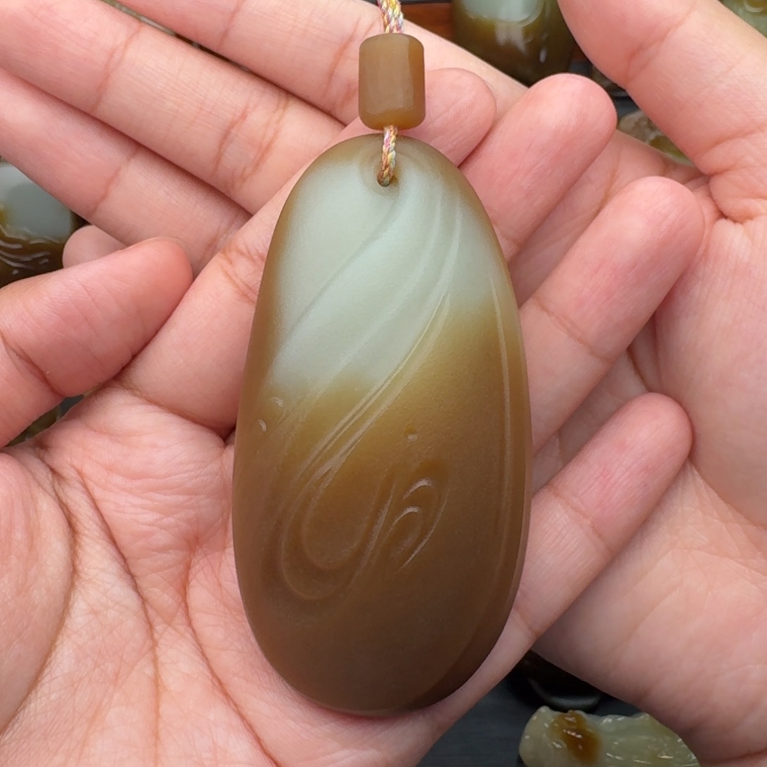 和田玉未镶嵌颈饰