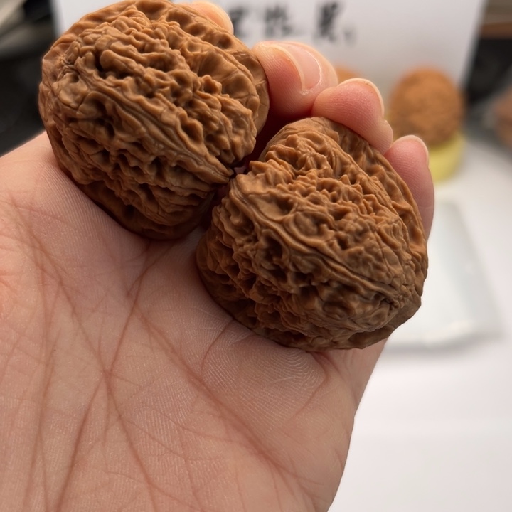 阿***味吊坠文玩核桃南疆36