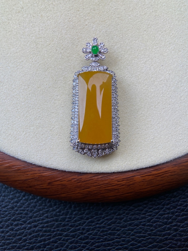 【云壹珠宝】18k金 天然缅甸A货翡翠 无事牌吊坠