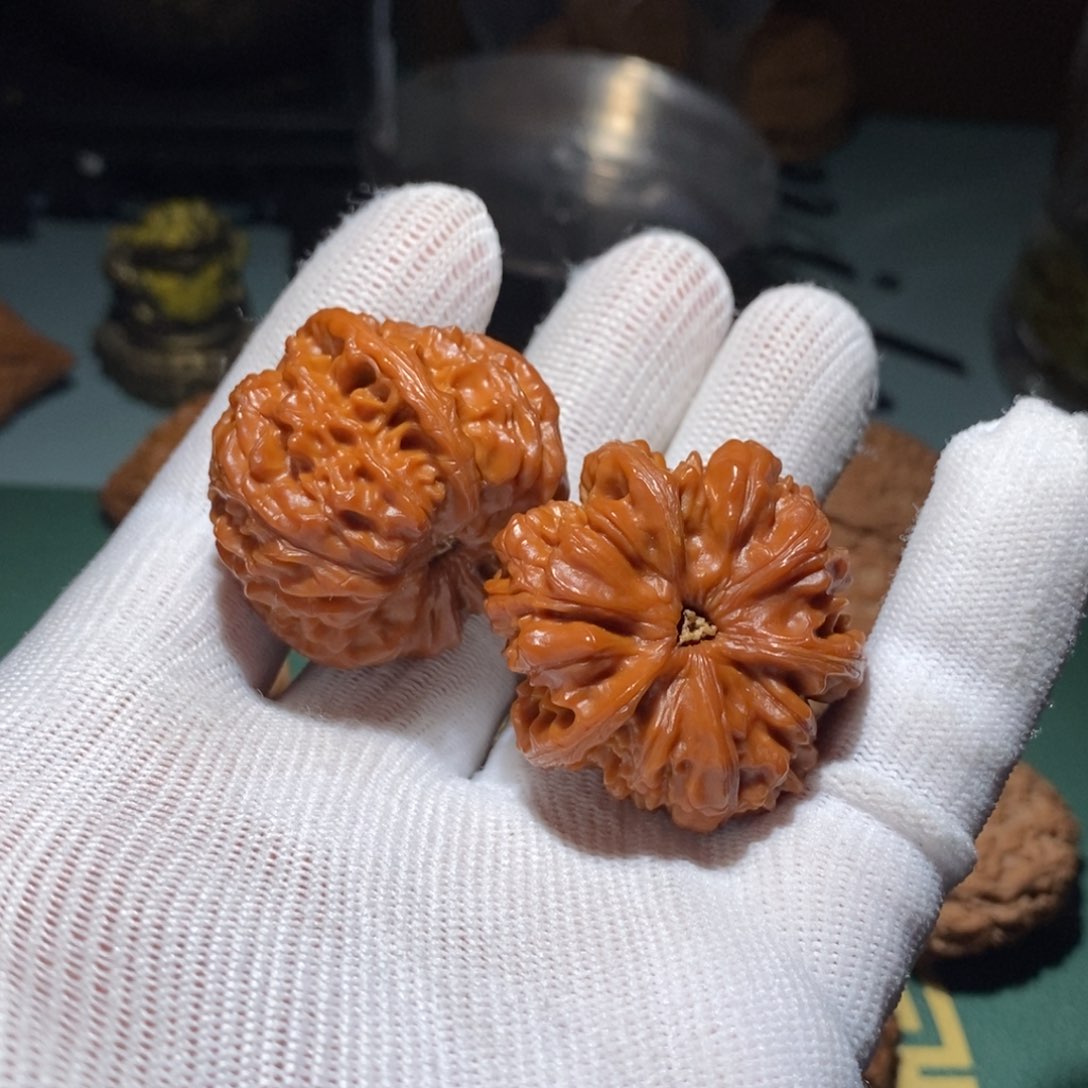 文玩核桃吊坠一**七文山