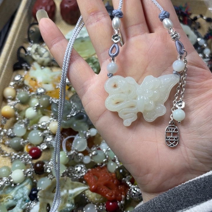 蛇纹石玉合金颈饰