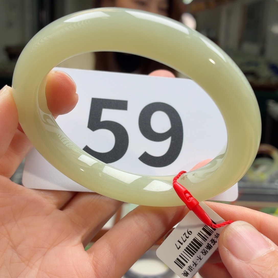 和田玉未镶嵌手镯纹