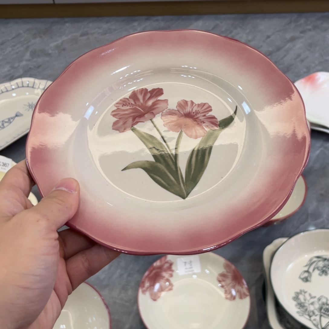 陶瓷微瑕餐具介意勿拍，满18飞！