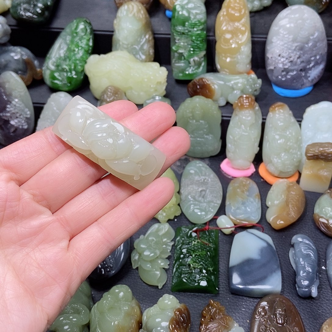 和田玉颈饰未镶嵌