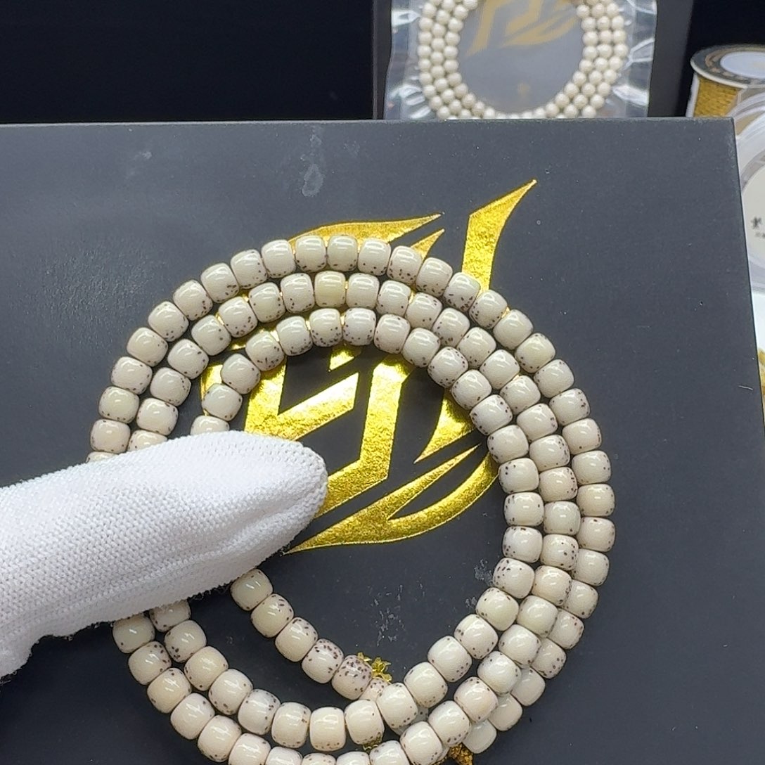星月菩提吊坠113一物一图糯冰大白鲨6左右108