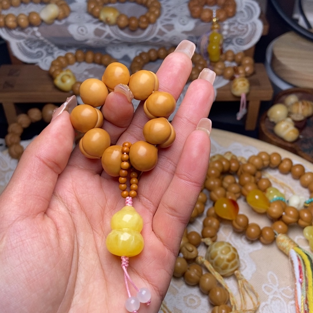 木质类屁桃手捻15光面高定