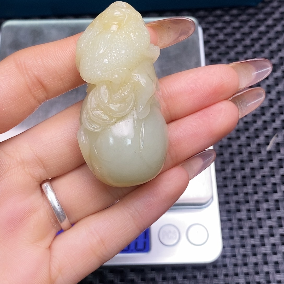 和田玉（糖玉）未镶嵌挂件