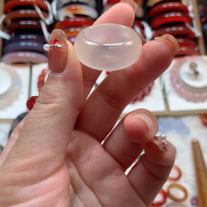 玛瑙/玉髓手镯未镶嵌