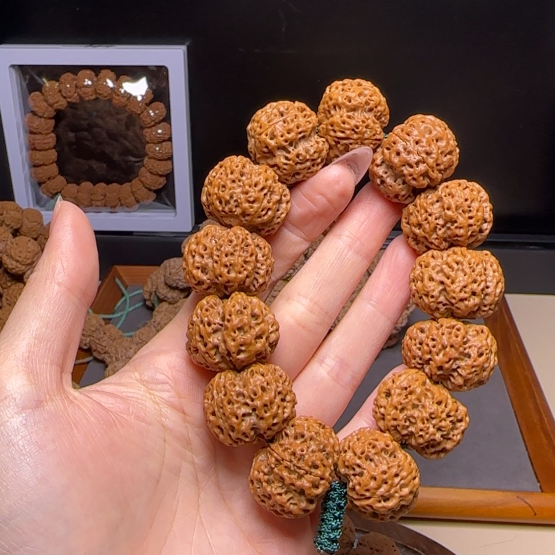 金刚菩提手串米*儿古龙平头梅花27左右