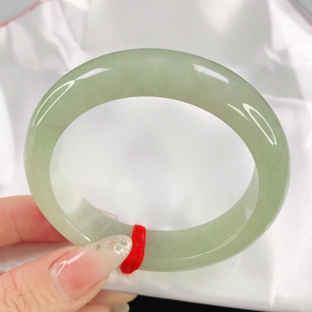 翡翠手镯未镶嵌51.7圈口