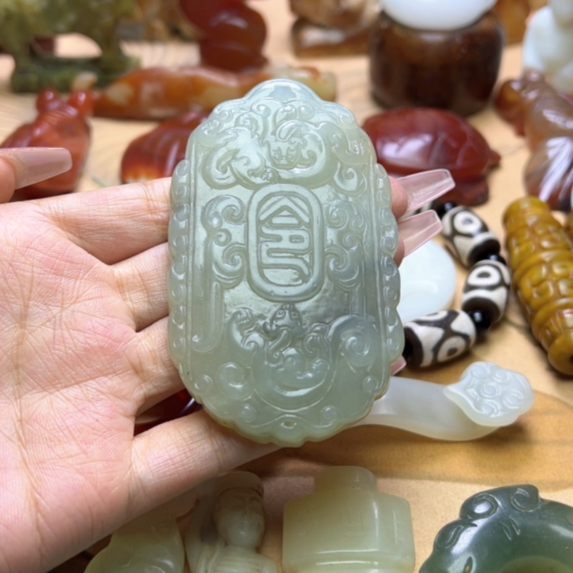 【闪购商品】蛇纹石玉颈饰未镶嵌