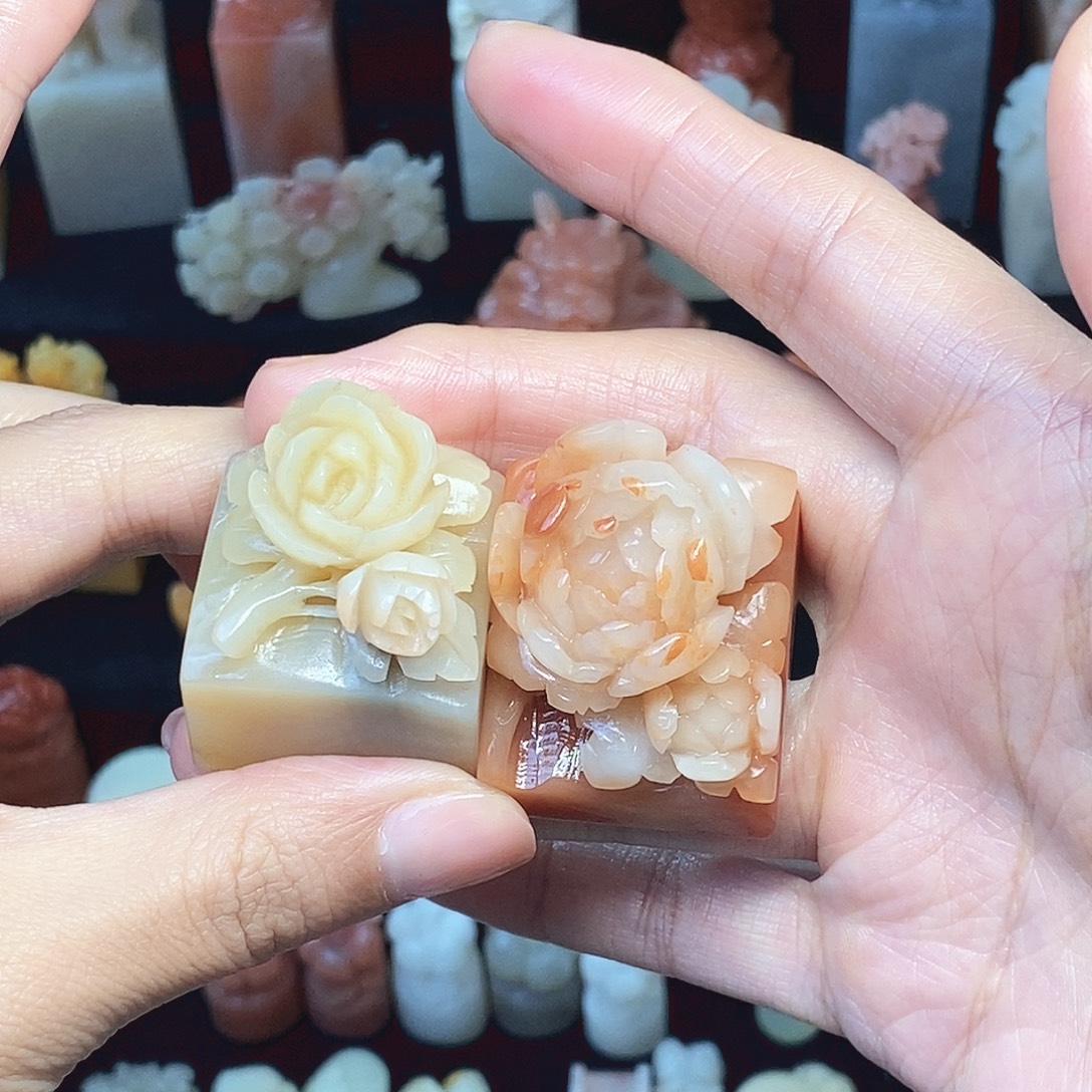 小****印石昌化石牡丹花印